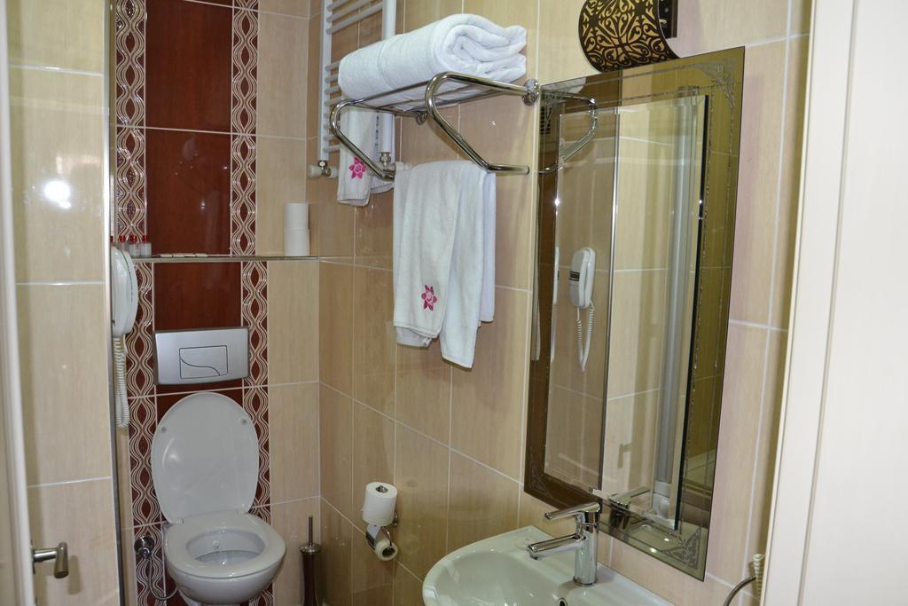 Hotel Cosmos 2*